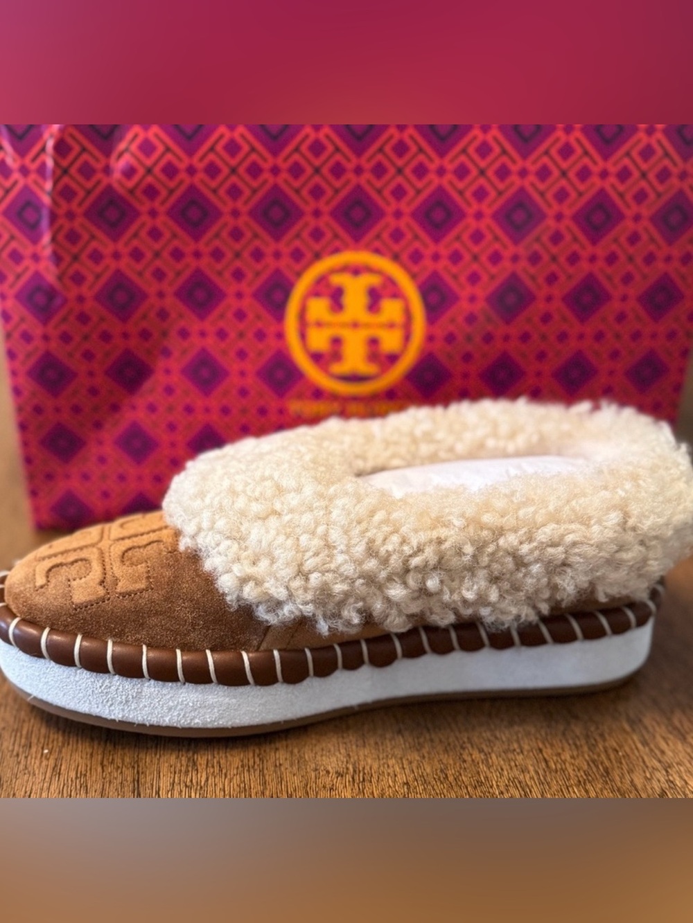 Tory Burch SZ~6*Shearling Moccasin Shoes*83822*Toasted Cara*includes Dust bag